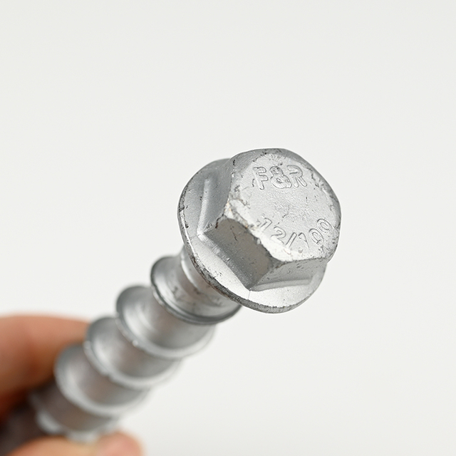 10B21 عرافة شفة رئيس المسمار ملموسة مرساة M12-11.3 * 100